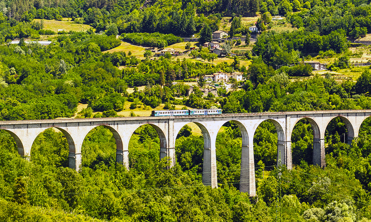 Travelling through the Tuscan countryside
