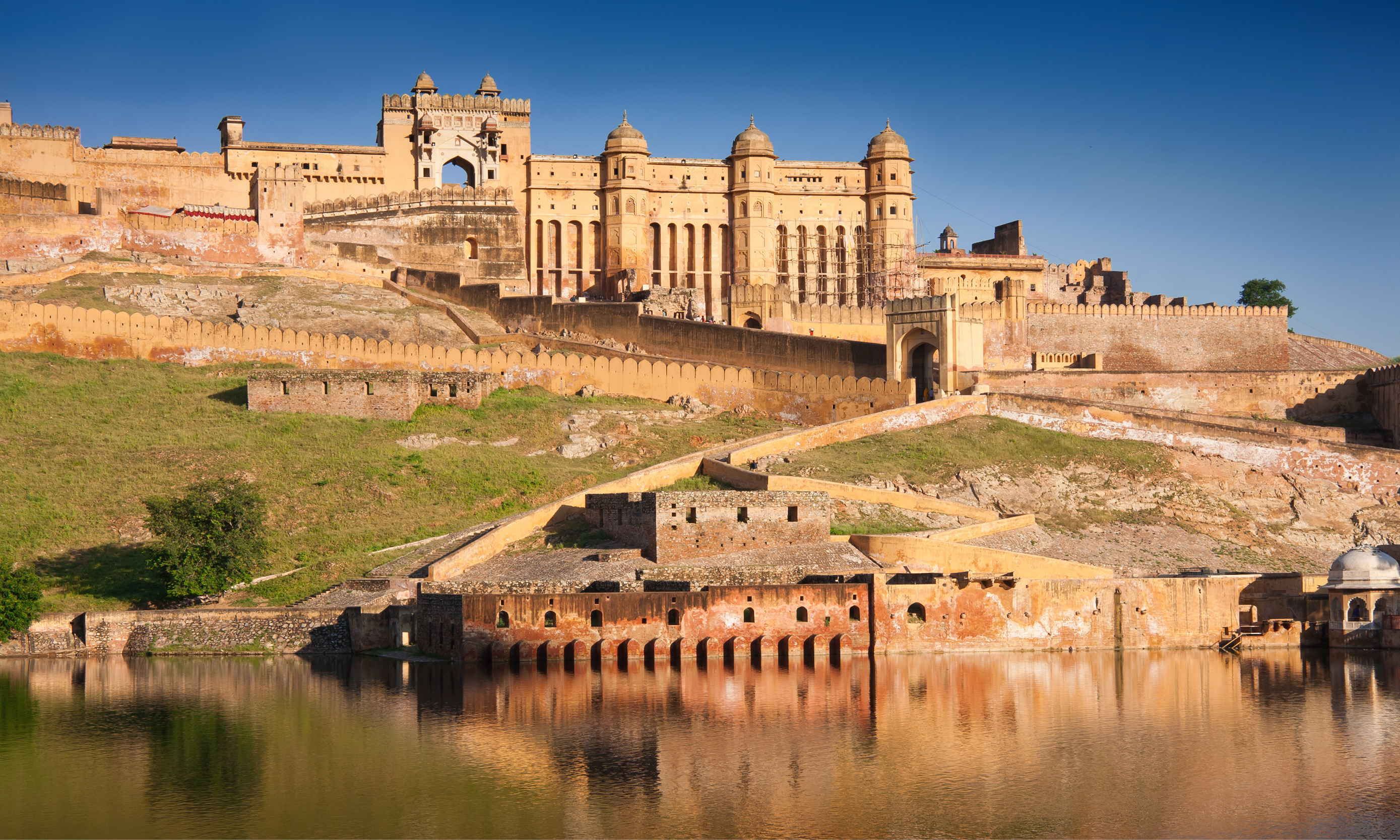 Located 11km from Jaipur, Amber Fort is a beautiful sight to behold.