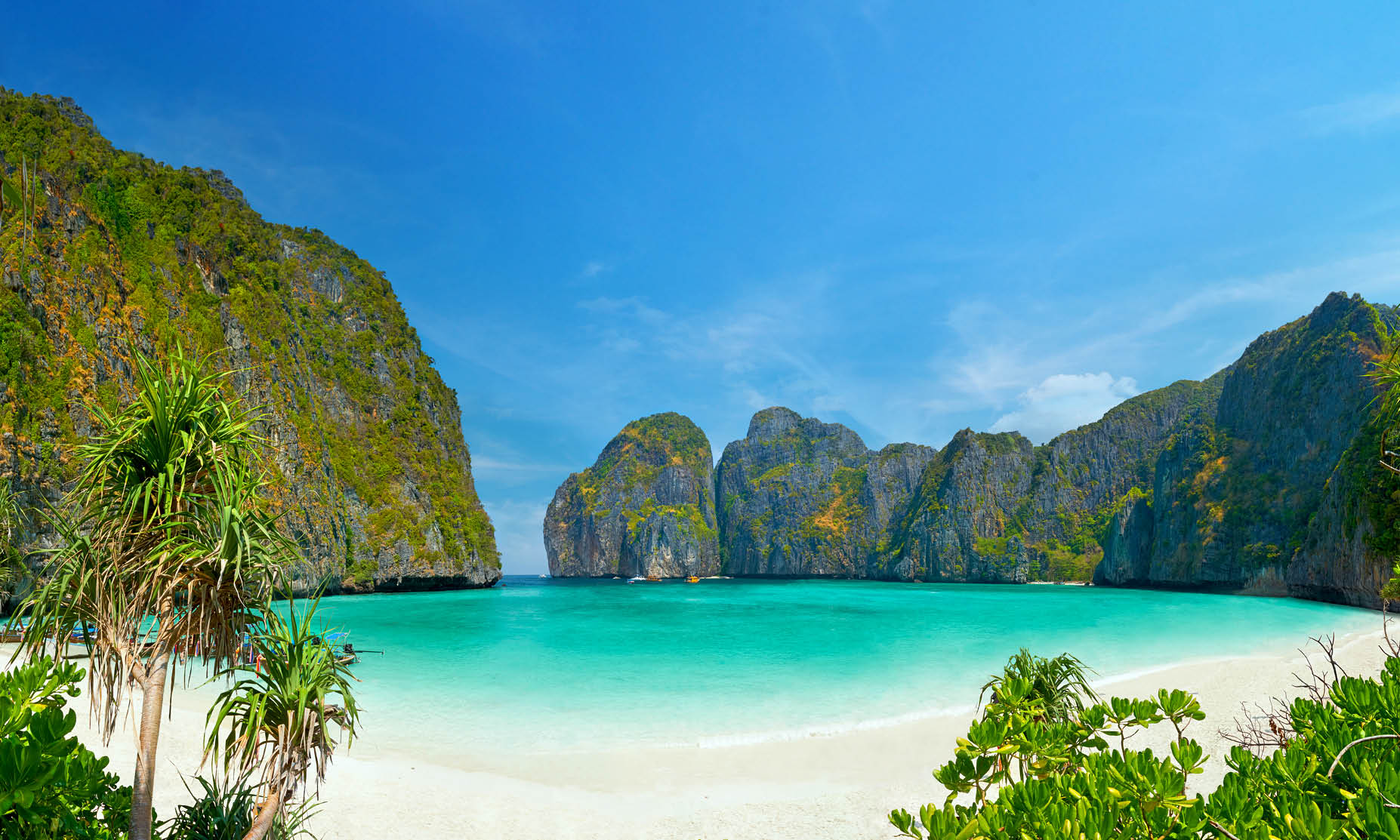 Discover the gems of South East Asia in a fantastic 17-day cruise-and-stay travel package.